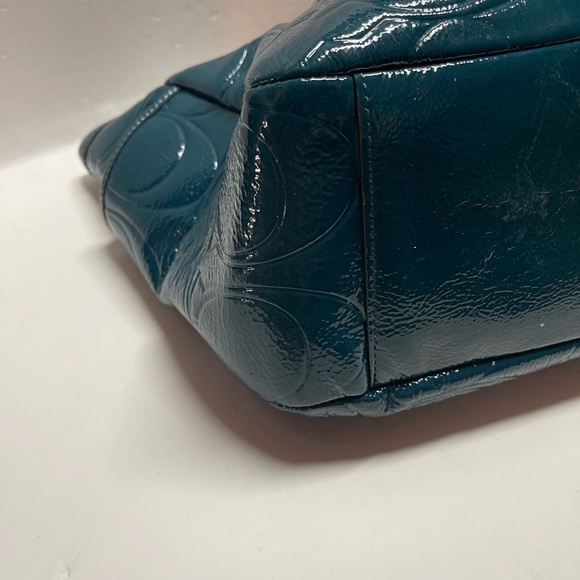 COACH Gallery Embossed Patent Leather Women’s Teal Shoulder Bag F19462 - Picture 3 of 8